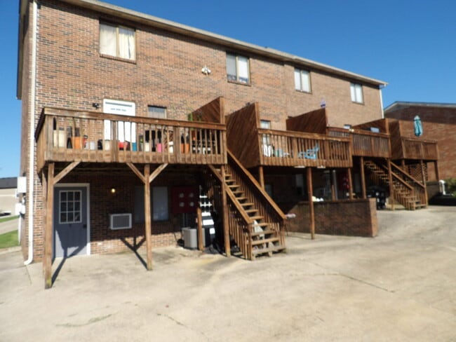 Building Photo - 65 Ashwood Ct