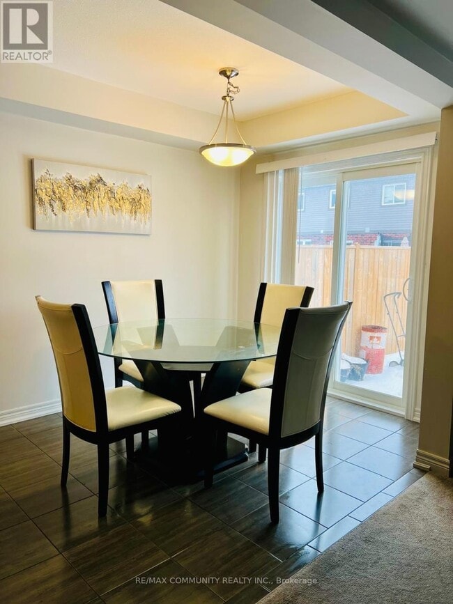 Building Photo - 604 Julia Dr