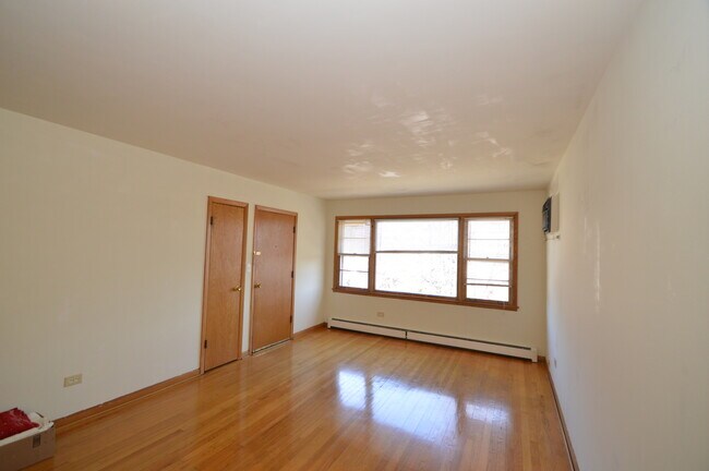 Building Photo - 2942 N 75th Ave