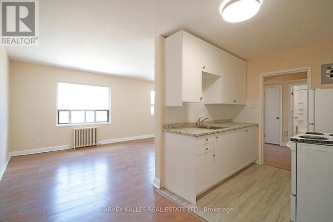 Building Photo - 650-650 Dawes Rd
