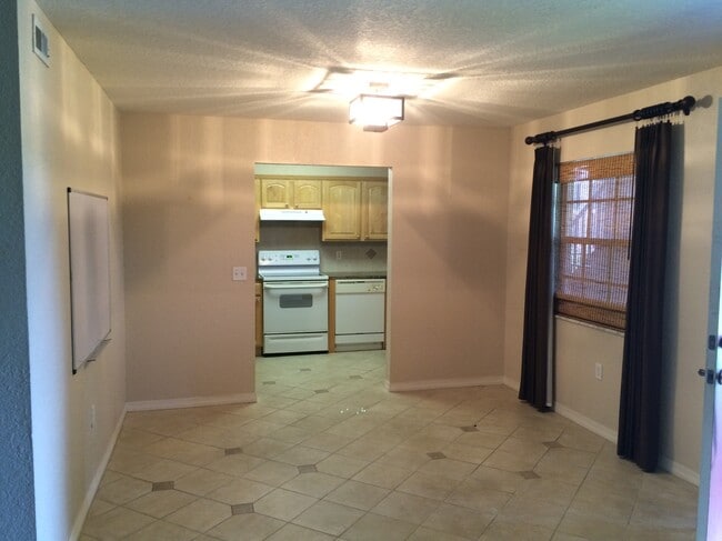 Building Photo - 6100 Gulfport Blvd S