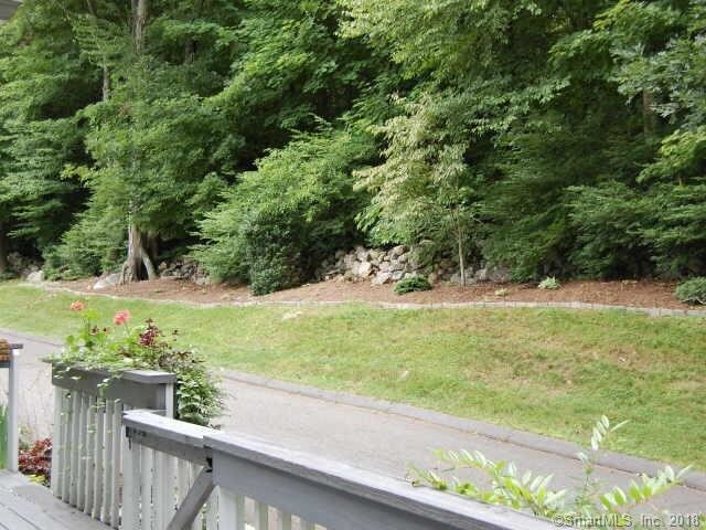 Foto del edificio - 21 Hubbard Rd