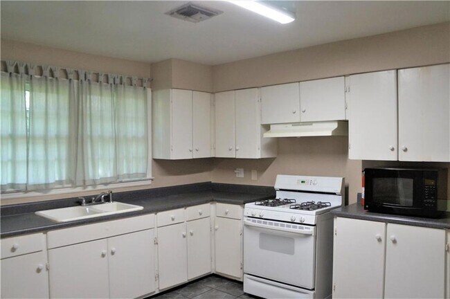 Foto del edificio - 212 W 20th Ave