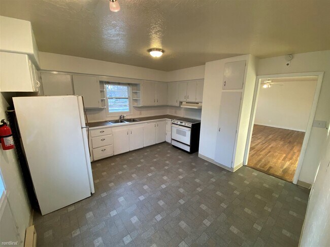 Building Photo - 2 br, 1 bath Duplex - 503 N 27th St