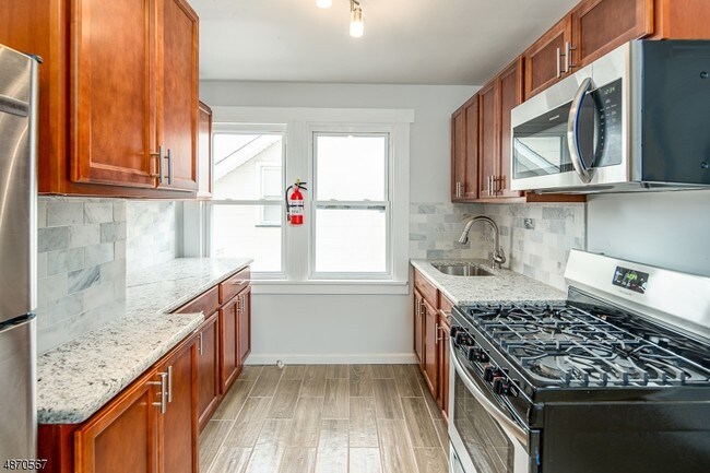 Foto del edificio - 659 Clifton Ave