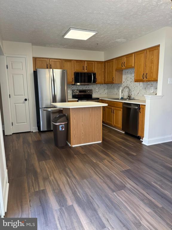 Building Photo - 1064 Jeanett Way