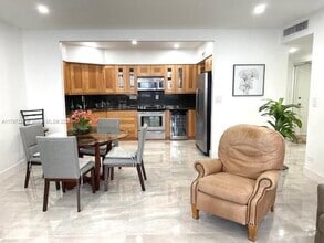 Building Photo - 1408 Brickell Bay Dr
