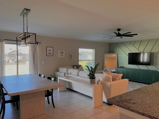 Building Photo - 12818 Wildflower Meadow Dr