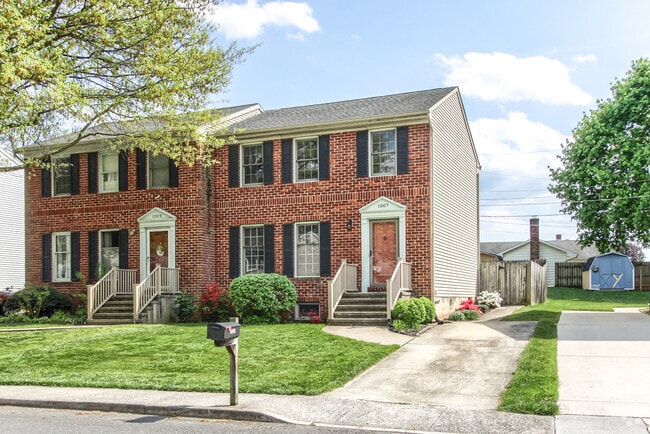 Building Photo - 1007 Northfield Dr