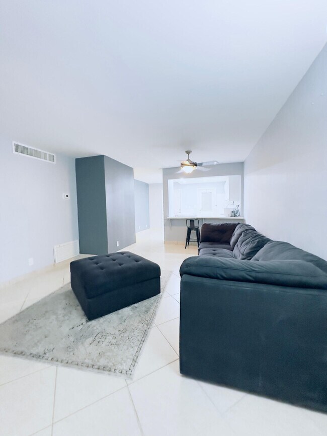 Foto del edificio - 2301 NE 14th Street Causeway