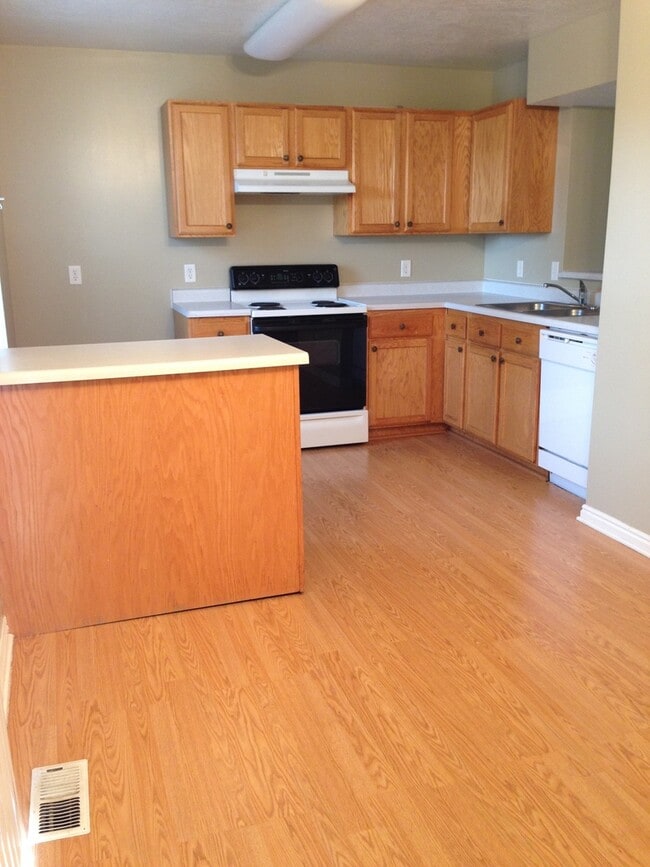 Building Photo - 1204 Torwood Ct