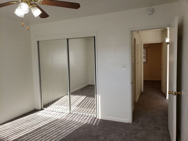 Building Photo - $1000 REBATE!SPACIOUS 2BR/1BA Unit with pr...