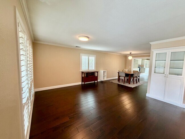 Foto del edificio - 4328 Stevenson Blvd