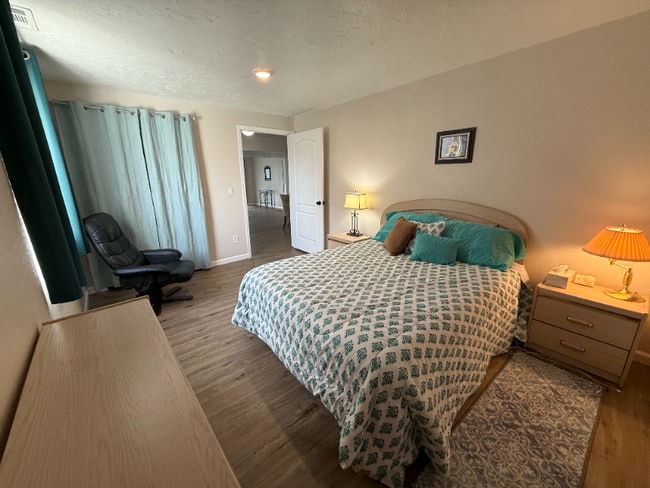 Foto del edificio - 4410 Windmill Creek Way