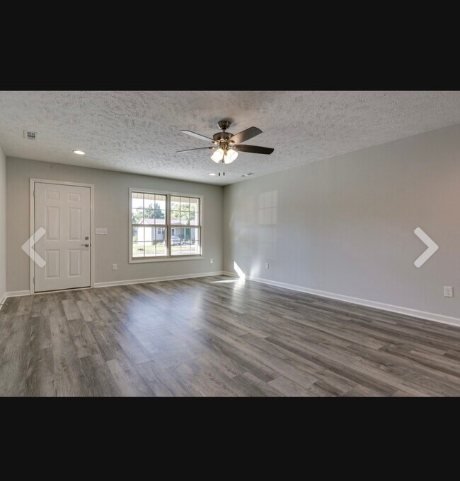 272 Hunt St Unit 2 Duplex, Manchester, TN 37355 Condo for Rent in