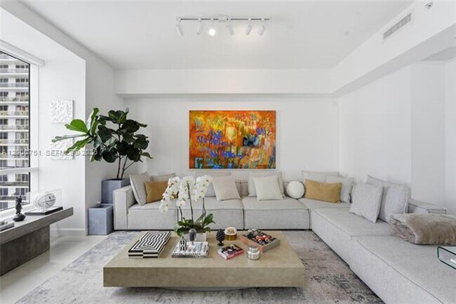 Foto del edificio - 601 NE 27th St