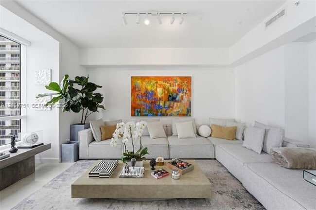 Photo - 601 NE 27th St Apartment