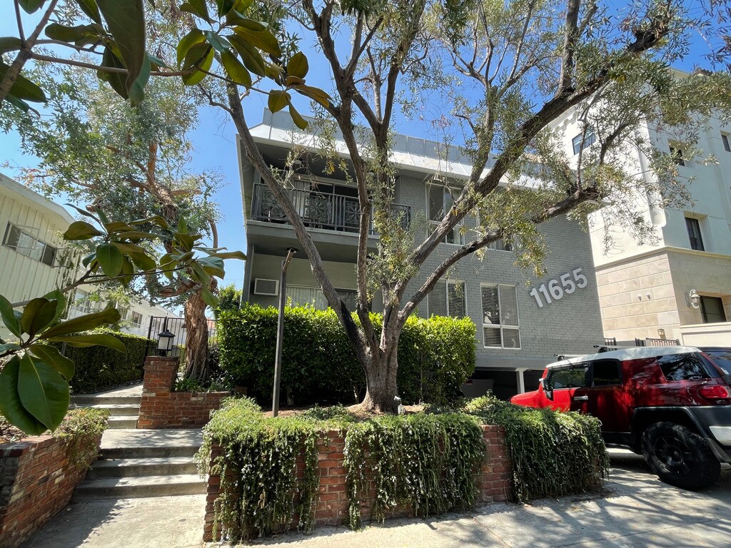 11655 Mayfield Ave Unit 9, Los Angeles, CA 90049 Apartments in Los