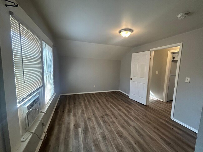 Foto del edificio - 4030 Taylor Blvd