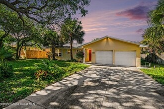 Building Photo - 108 Delvalle St