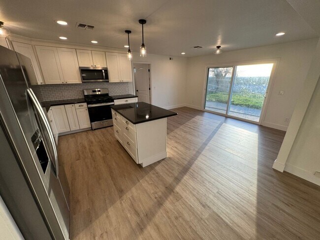 Foto del edificio - 3217 Sugarloaf Mountain Rd