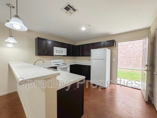 Foto del edificio - 255 E 5th Ave