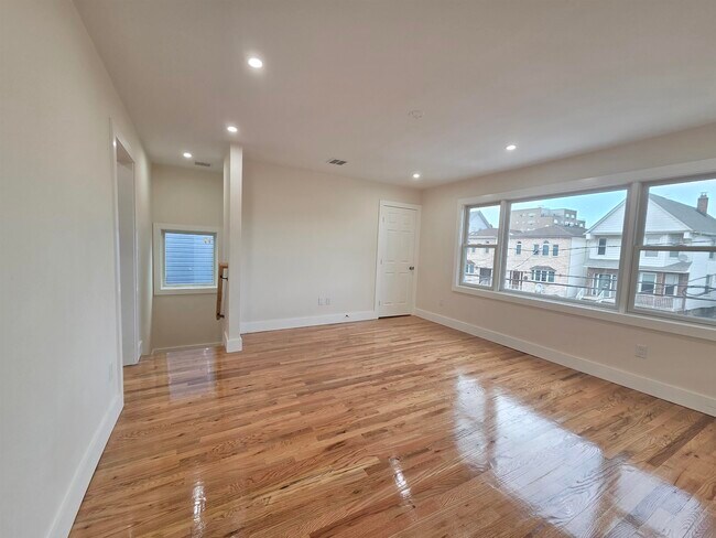 Foto del edificio - 120 W 44th St