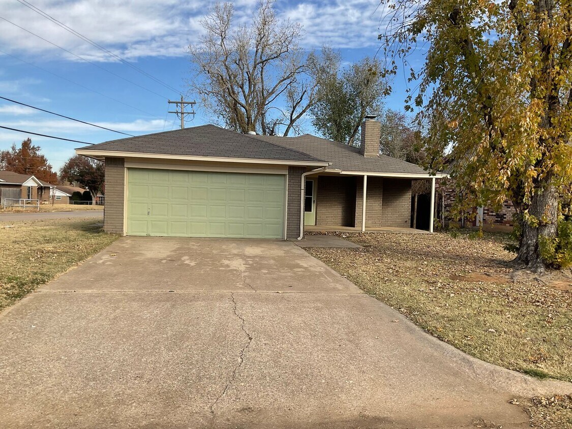 Totally updated home on corner lot House Rental in Midwest City, OK
