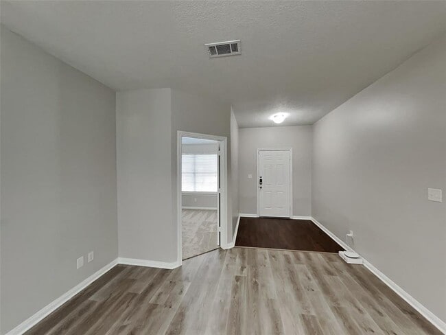 Building Photo - 16414 Tracy Ct