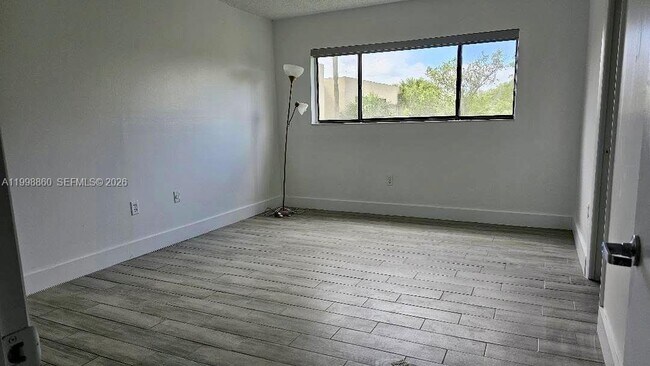 Foto del edificio - 8075 SW 107th Ave