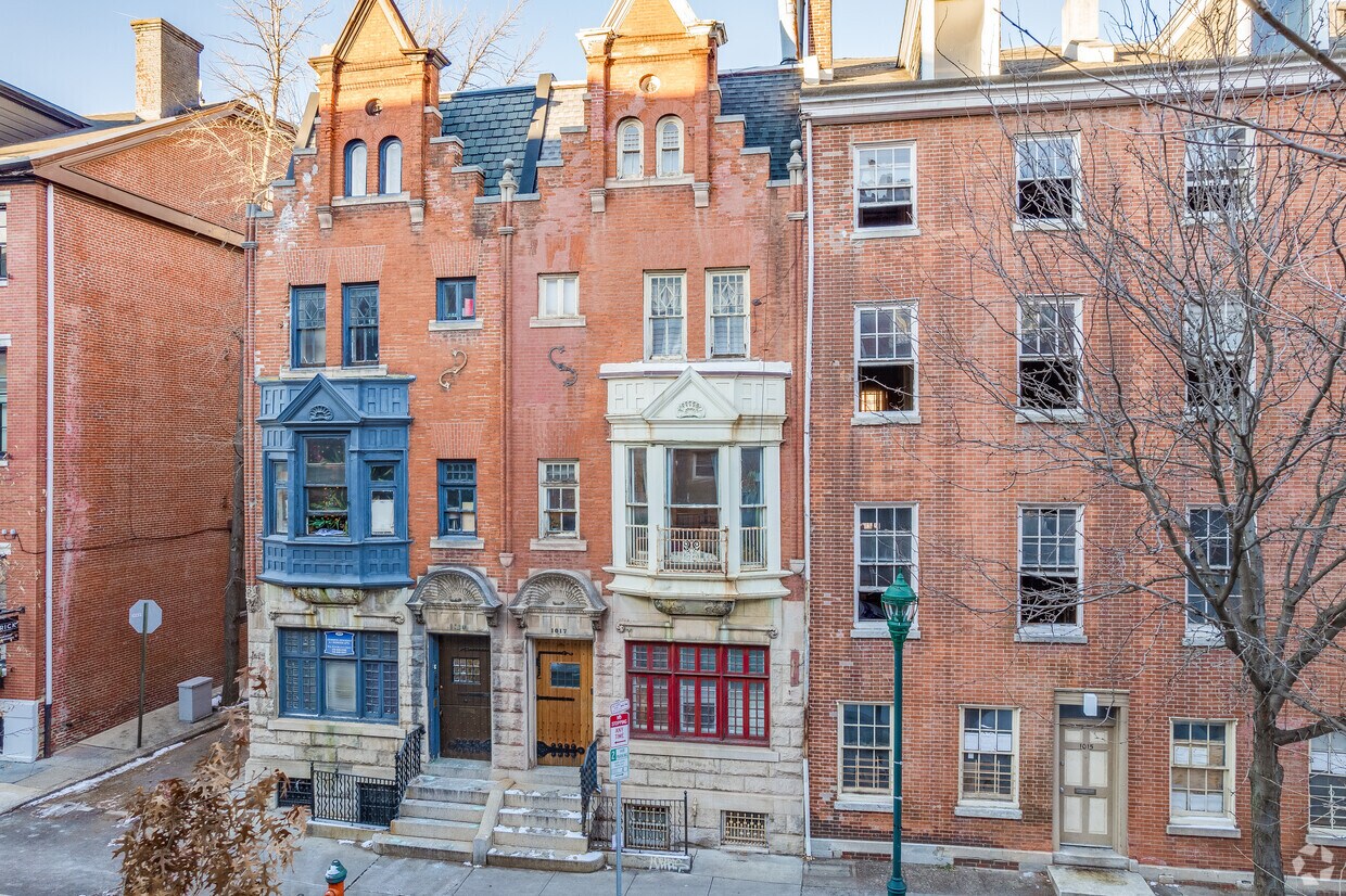 Primary Photo - 1017 Spruce St