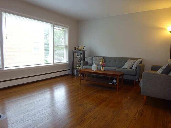 Foto del edificio - 6630 N Harlem Ave