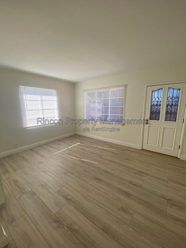 Foto del edificio - 451 S Olive St