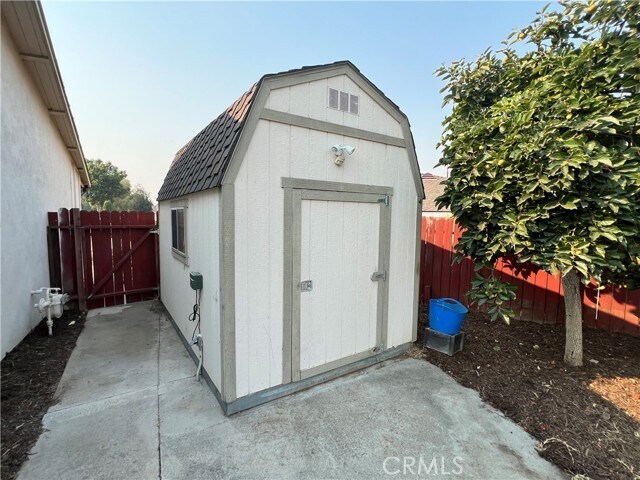 Building Photo - 17201 Hillwood Dr