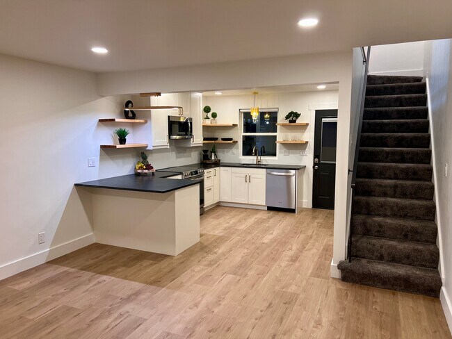 Foto del edificio - 214 W 7th St