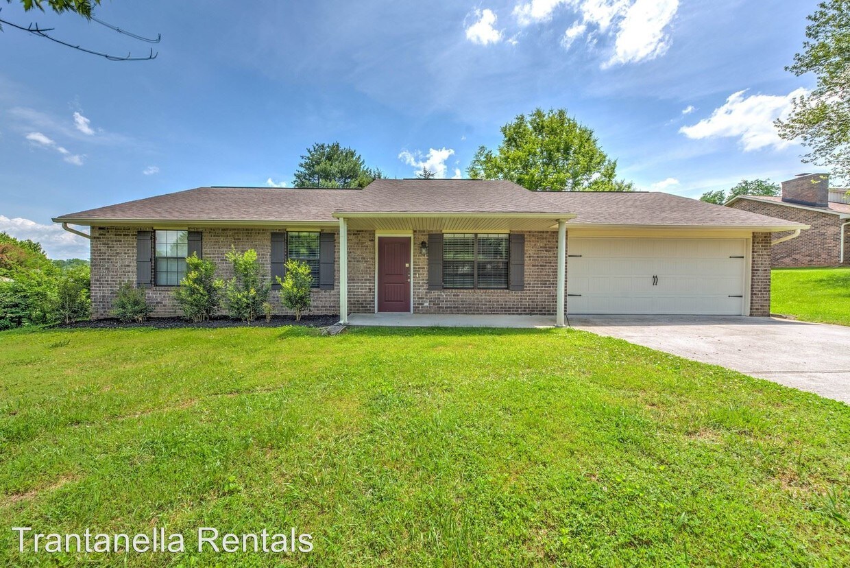 Primary Photo - 3 br, 2 bath House - 836 Spinnaker Road