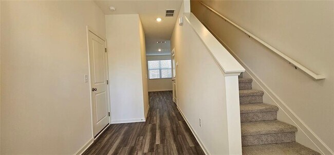 Building Photo - 323 Winton Wy