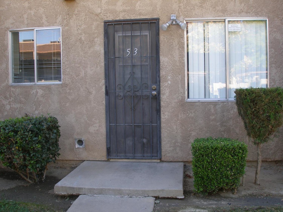 Primary Photo - 14299 La Paz Dr