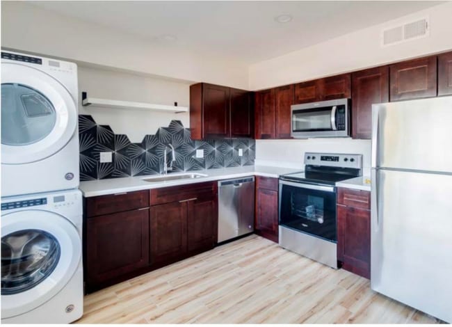 Photo - 813 E Marlette Ave Apartment