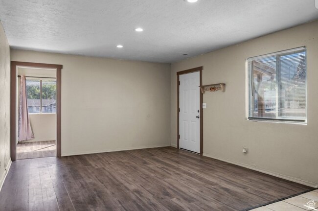 Foto del edificio - 57 N Center St