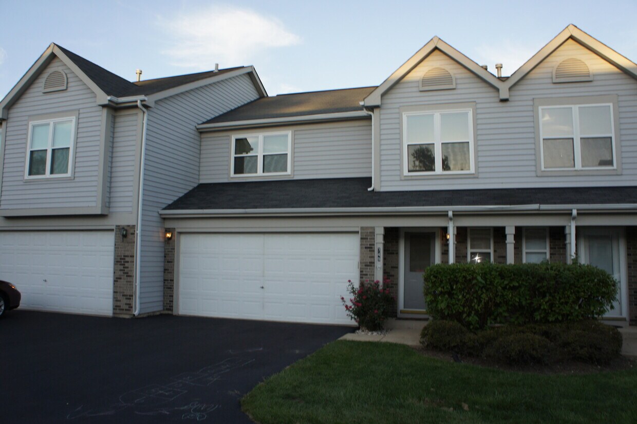 Primary Photo - 749 E Whispering Oaks Dr