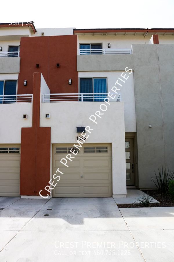 Building Photo - 1032 N Miller Rd