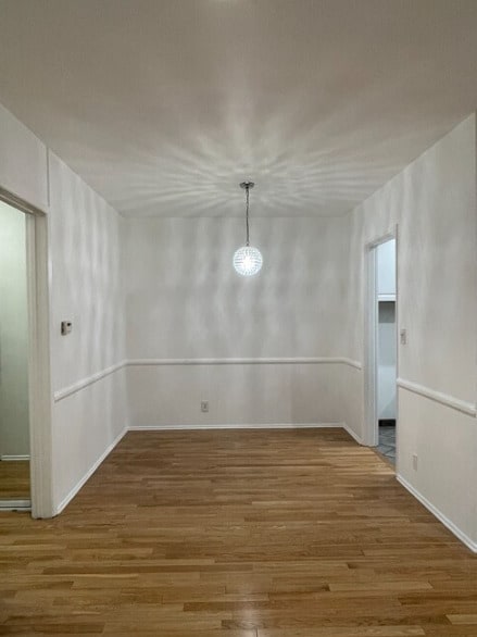 Building Photo - 221 N Swall Dr
