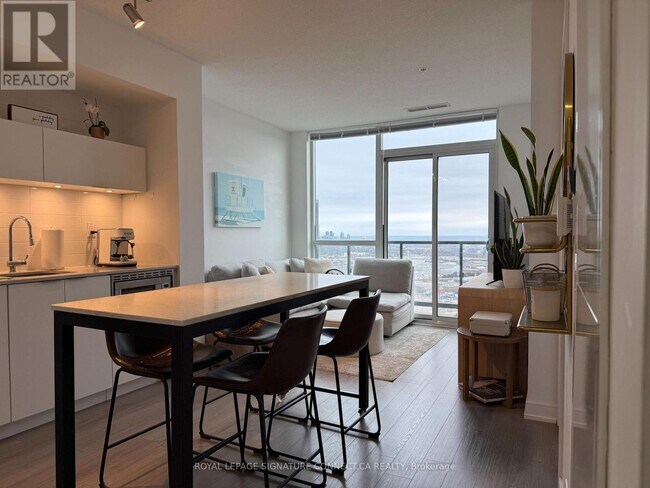 Building Photo - 20 Thomas Riley Rd