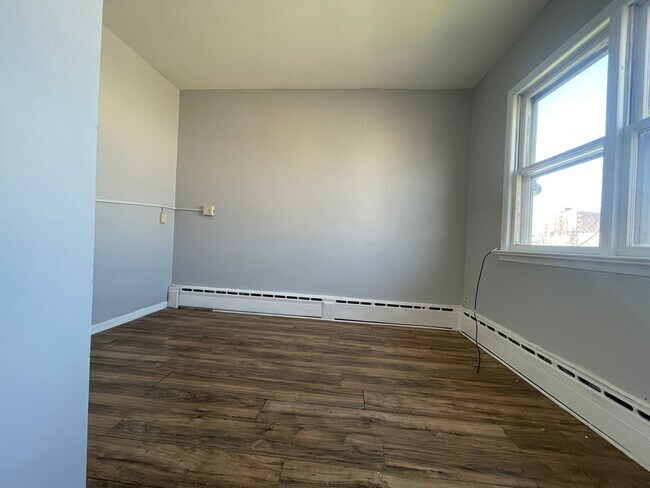 Building Photo - 579 Avenue A
