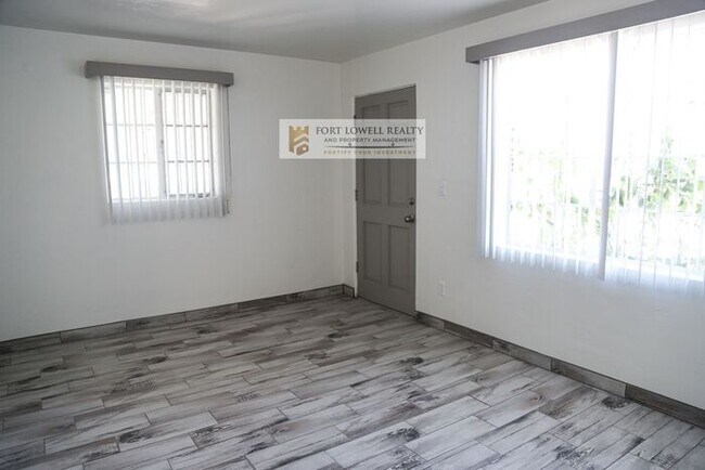 Building Photo - 3 bedroom 2 bathroom