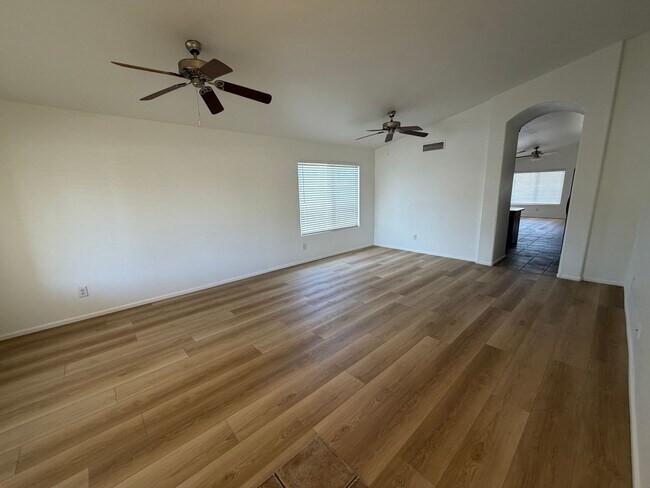 Building Photo - 1225 N 159th Dr