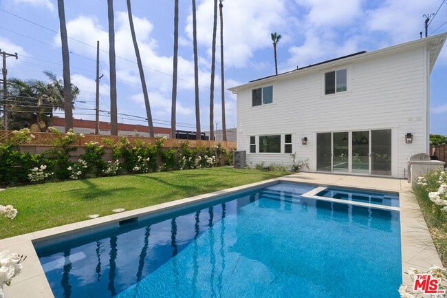 Building Photo - 12470 Lucile St