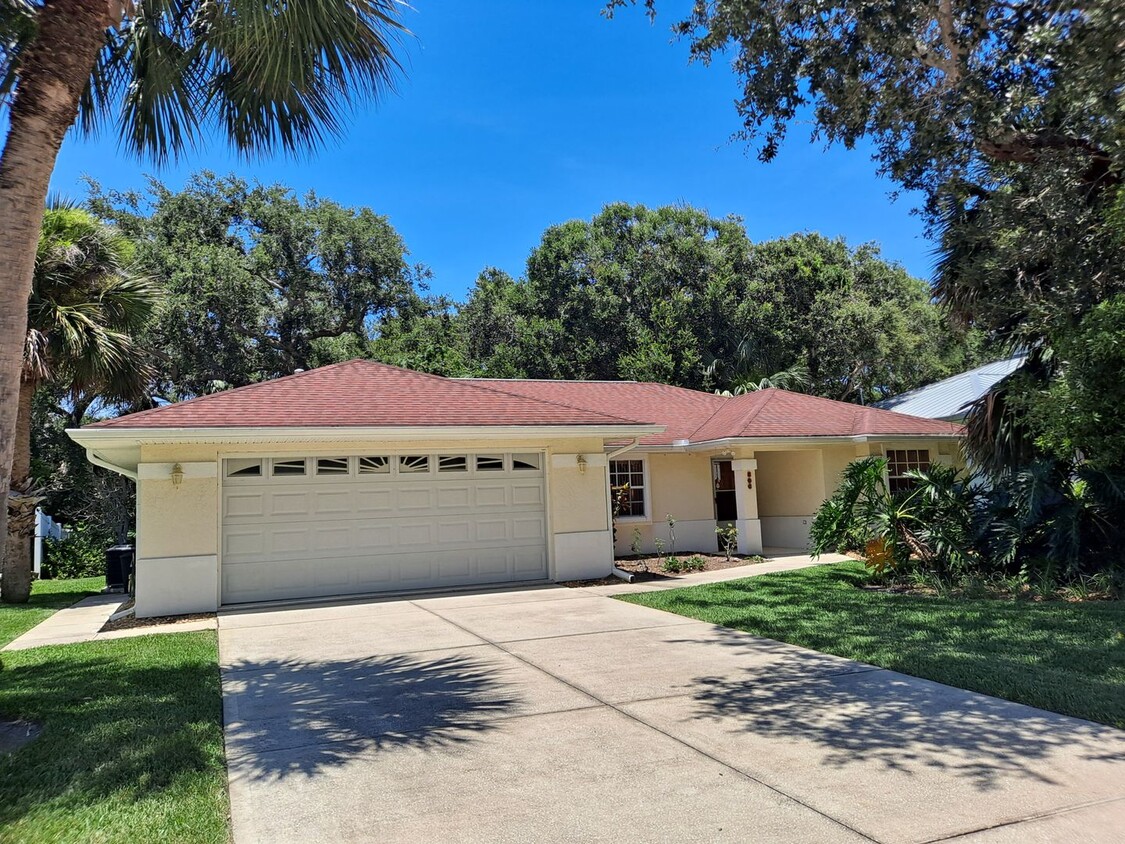 Foto principal - BEACHSIDE NSB FURNISHED RENTAL AVAILABLE M...