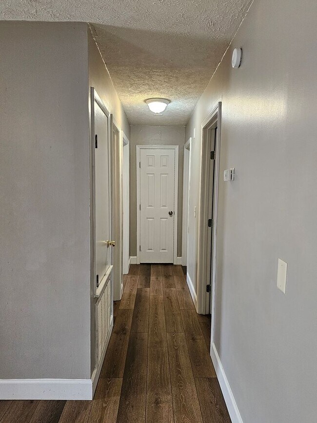Foto del edificio - MOVE IN SPECIAL!**** 1/2 OF 1ST MONTH RENT...